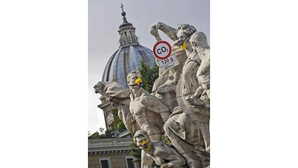 Immagine: La Commissione Ue all'Italia: rispettate la direttiva antismog. Senza un piano nazionale, niente deroghe