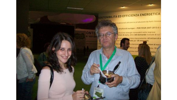 Immagine: Prove di pietanziera (gavetta, barachin, schiscietta) al posto dell'usa e getta agli aperitivi