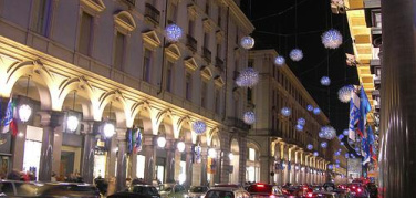 Mobilità natalizia: bus elettrici e strisce blu anche nei fine settimana