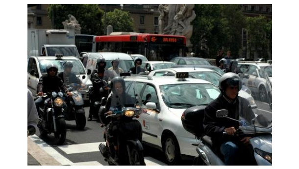 Immagine: Napoli, al via la limitazione programmata della circolazione dei veicoli più inquinanti