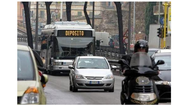 Immagine: Il 60% degli italiani dice “sì” al divieto di circolazione delle auto nelle ore di punta