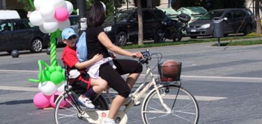 Domenica a piedi anche per gli 