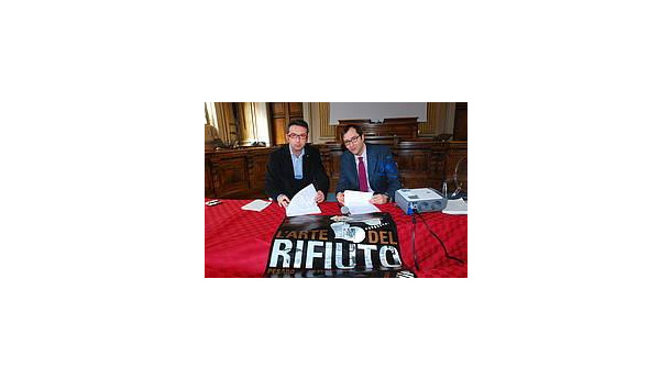 Immagine: Conai e Provincia di Pesaro e Urbino firmano un protocollo d'intesa per aumentare RD e riciclo