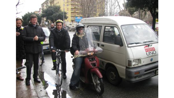 Immagine: Trofeo Tartaruga: la bici batte gli altri mezzi di trasporto sulle strade di Roma