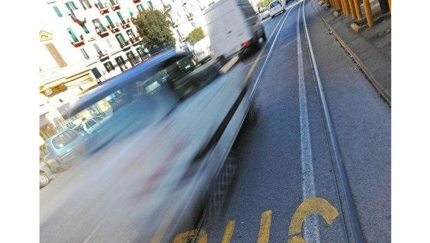 Immagine: Più corsie riservate ai mezzi pubblici: lo chiedono gli automobilisti torinesi