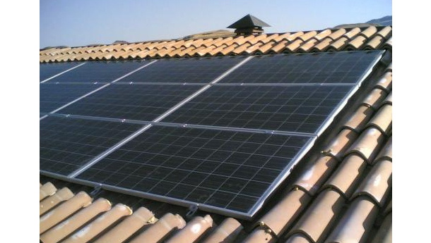Immagine: Puglia: la Giunta regionale promuove gli impianti fotovoltaici sugli edifici pubblici