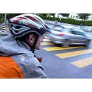 Immagine: Casco obbligatorio per chi va in bici. L'emendamento che solleva polemiche