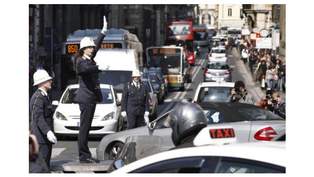 Immagine: A Roma il primato nazionale del numero di auto per abitante