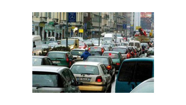 Immagine: In Puglia 130.000 auto in più in cinque anni. Brindisi guida l'aumento (7,38%)