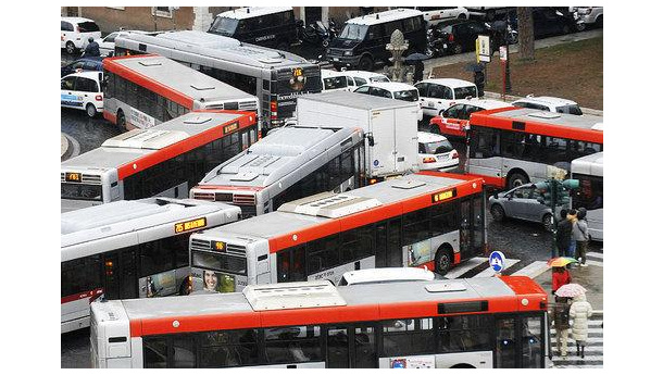 Immagine: Nel 2009 si arresta la crescita del trasporto pubblico nelle città italiane