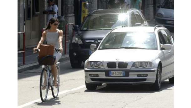 Immagine: Torino: presentato il piano urbano della mobilità sostenibile. Il Comune non prevede di rispettare la direttiva antismog