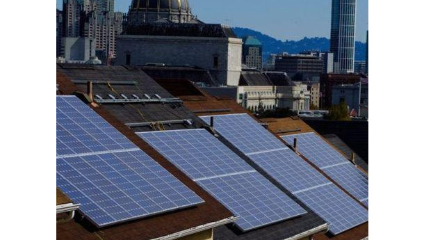 Immagine: Pannelli solari: secondo Epia, il 40% dei tetti europei sono adatti all'installazione. I vincoli in alcune città italiane