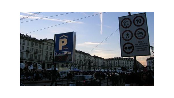 Immagine: Calato del 15% l'uso dei parcheggi nella Ztl centrale