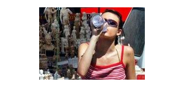 Ondate di calore, torna la distribuzione di acqua nella metropolitana