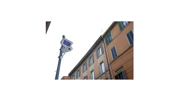 Immagine: Bologna, la telecamera della Ztl spenta due ore prima. Scoppia la polemica