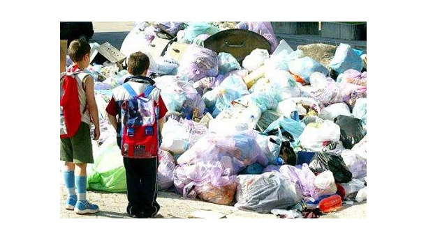 Immagine: Emergenza rifiuti, l’Italia spera di sbloccare i 500 milioni congelati dall’Ue