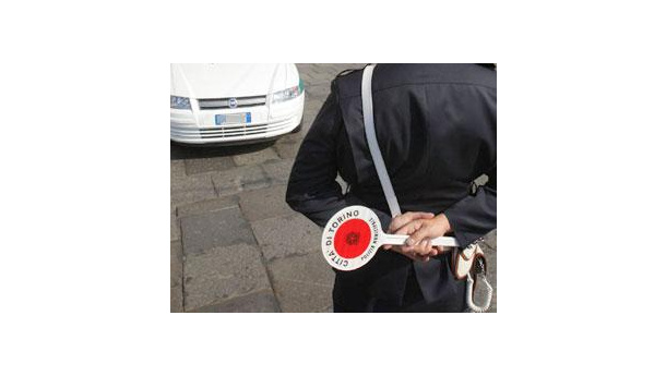 Immagine: Piazza Vittorio: quasi 2 milioni di euro dagli irriducibili della sosta selvaggia