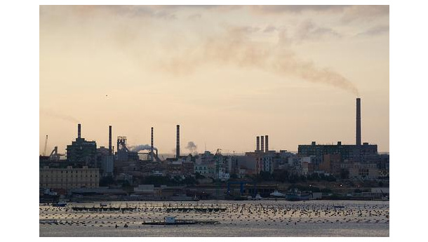 Immagine: L'assessore regionale Nicastro annuncia l'avvio del monitoraggio diagnostico del benzo(a)pirene nell'aria di Taranto