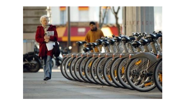 Immagine: Anche Londra inaugura il suo bike sharing: previste 6.000 biciclette entro la fine dell'estate