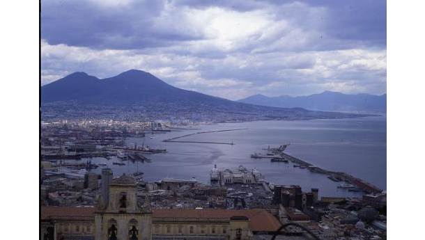 Immagine: Inchiesta smog Napoli: confronto con altre città portuali. Il rebus continua