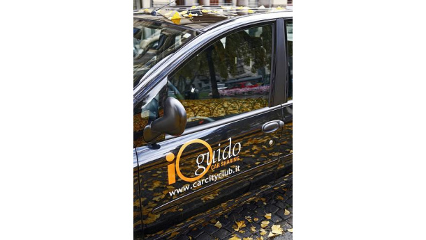 Immagine: Nichelino, nuova frontiera del car-sharing: si inizia con due auto