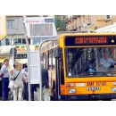 Immagine: L'assessore Vetrella: garantiremo l'efficienza e attuali tariffe. I sindacati: taglio del 30% delle risorse nel 2011 colpirà servizi e occupazione