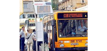 L'assessore Vetrella: garantiremo l'efficienza e attuali tariffe. I sindacati: taglio del 30% delle risorse nel 2011 colpirà servizi e occupazione