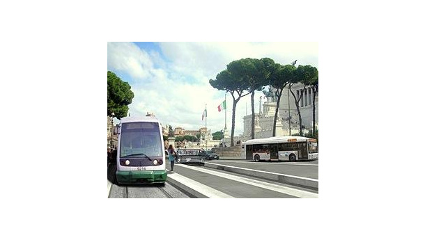 Immagine: Il capolinea del tram 8 presto spostato a Piazza Venezia. Il Campidoglio lancia una consultazione popolare