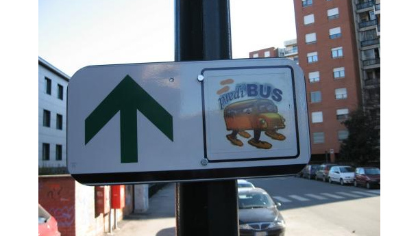 Immagine: Il pedibus della scuola primaria Mazzarello di Torino compie un anno