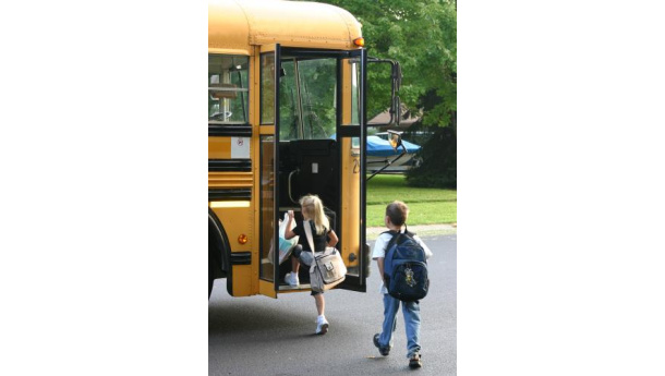Immagine: A Lecco il pedibus viaggia anche in bus