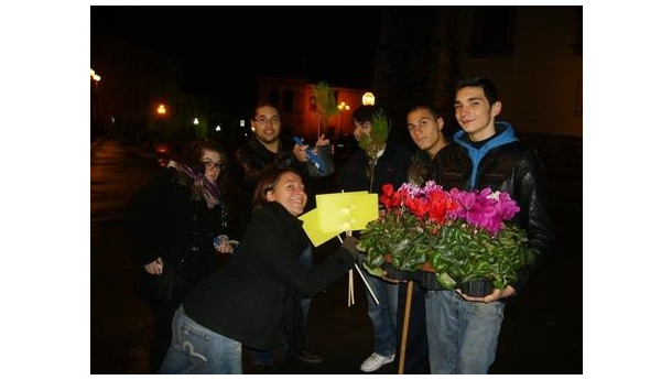Immagine: In occasione della Festa dell'Albero, guerrilla gardening contro i cambiamenti climatici