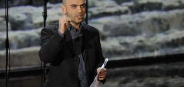 Rifiuti di Napoli nelle altre province. Saviano a Vieni via con me: “La spazzatura di Napoli è di tutti”
