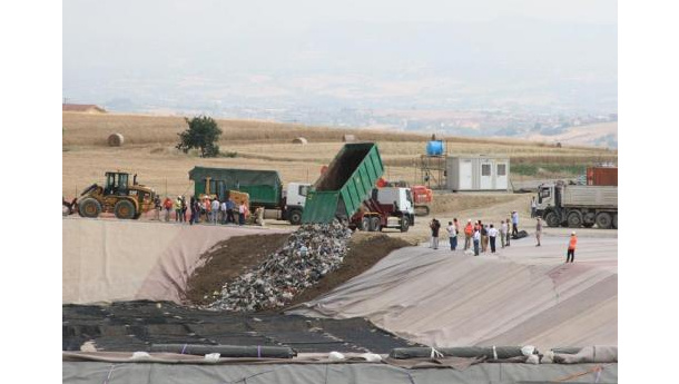 Immagine: La Puglia accetterà 50.000 tonnellate di rifiuti nelle discariche per “speciali non pericolosi”