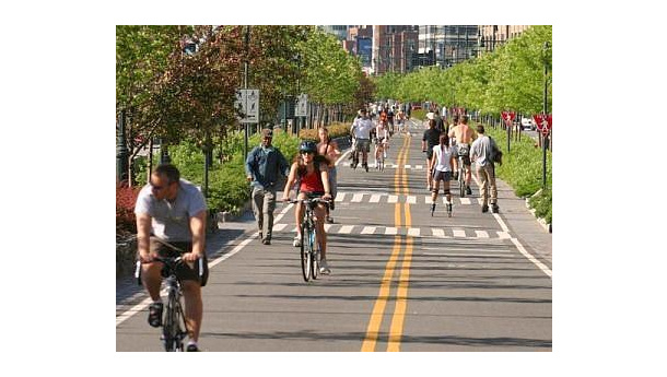 Immagine: Brindisi, presentato il progetto: “Bike sharing - veni, vidi, bici”