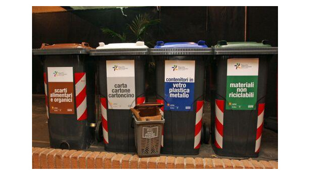 Immagine: Comune di Lecce: Funziona il sistema di raccolta domicialiare in zona industriale