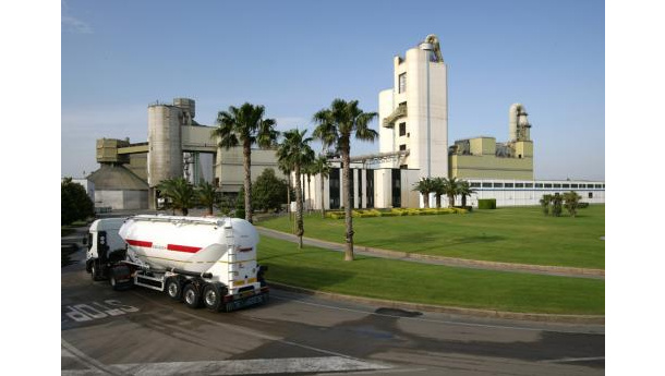 Immagine: Provincia di Lecce: Cementificio Colacem non potrà bruciare cdr