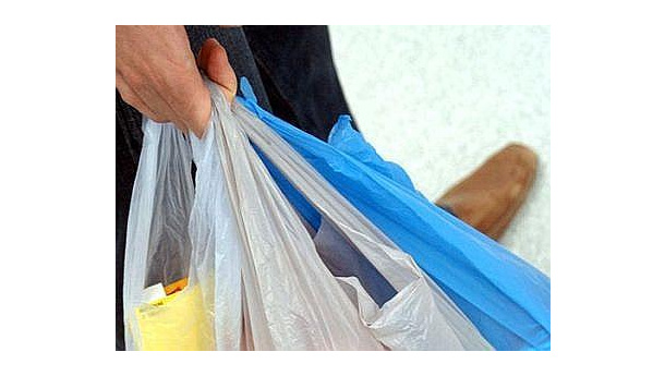 Immagine: Roma, la scorsa primavera prove generali dell'addio ai sacchetti di plastica