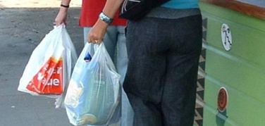 Stop alle buste di plastica: il Comune di Venezia allarga il divieto 