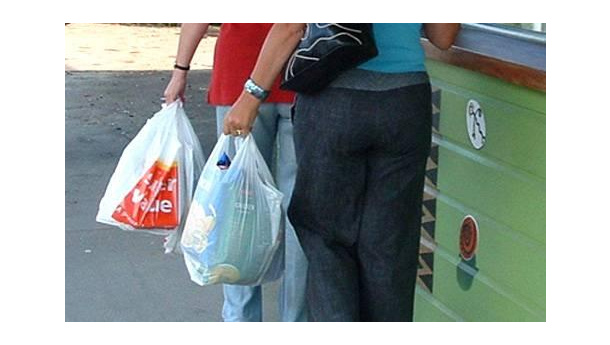Immagine: Stop alle buste di plastica: il Comune di Venezia allarga il divieto 