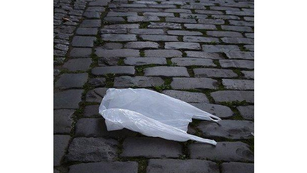 Immagine: Sacchetti di plastica al bando ma a pagare è sempre il cliente