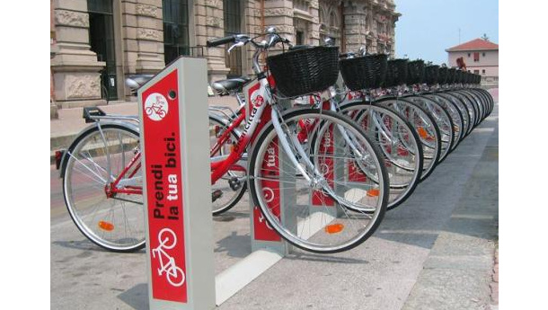 Immagine: Anche ad Andria si pedala con il bike sharing