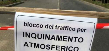 Dopo la domenica ecologica lo smog resta sopra i 50 microgrammi a Milano, a Napoli (3 su 5). Momentanea tregua a Torino