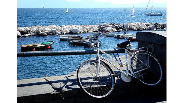 Immagine: Napoli su due ruote