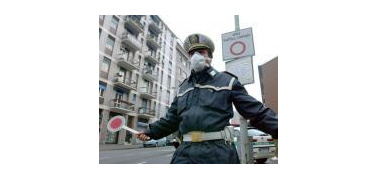 Bergamo a piedi domenica 13 febbraio dopo tanti giorni di smog