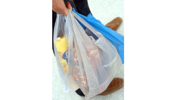Immagine: Shopper in plastica, ok Ue all'Italia
