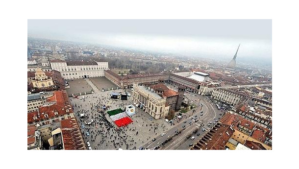 Immagine: Torino: blocchi del traffico in centro per il 150°