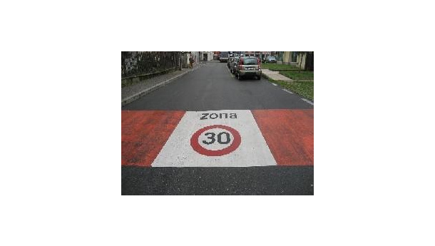 Immagine: Saronno istituisce Zone 30 in tutta la città