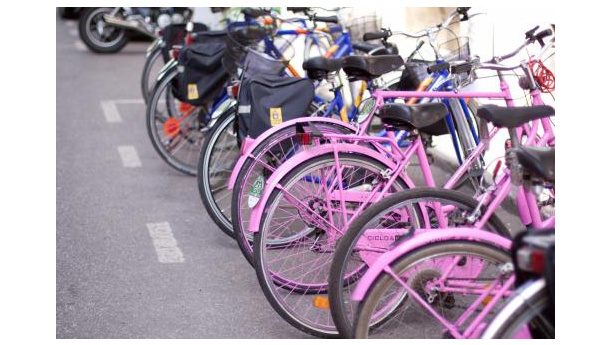 Immagine: Un bike sharing gratuito per il Fuorisalone milanese
