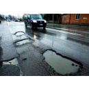 Immagine: Limite dei 30 all'ora causa buche