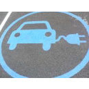 Immagine: A Barcellona la prima colonnina per la ricarica veloce delle auto elettriche: 15 minuti invece di 8 ore